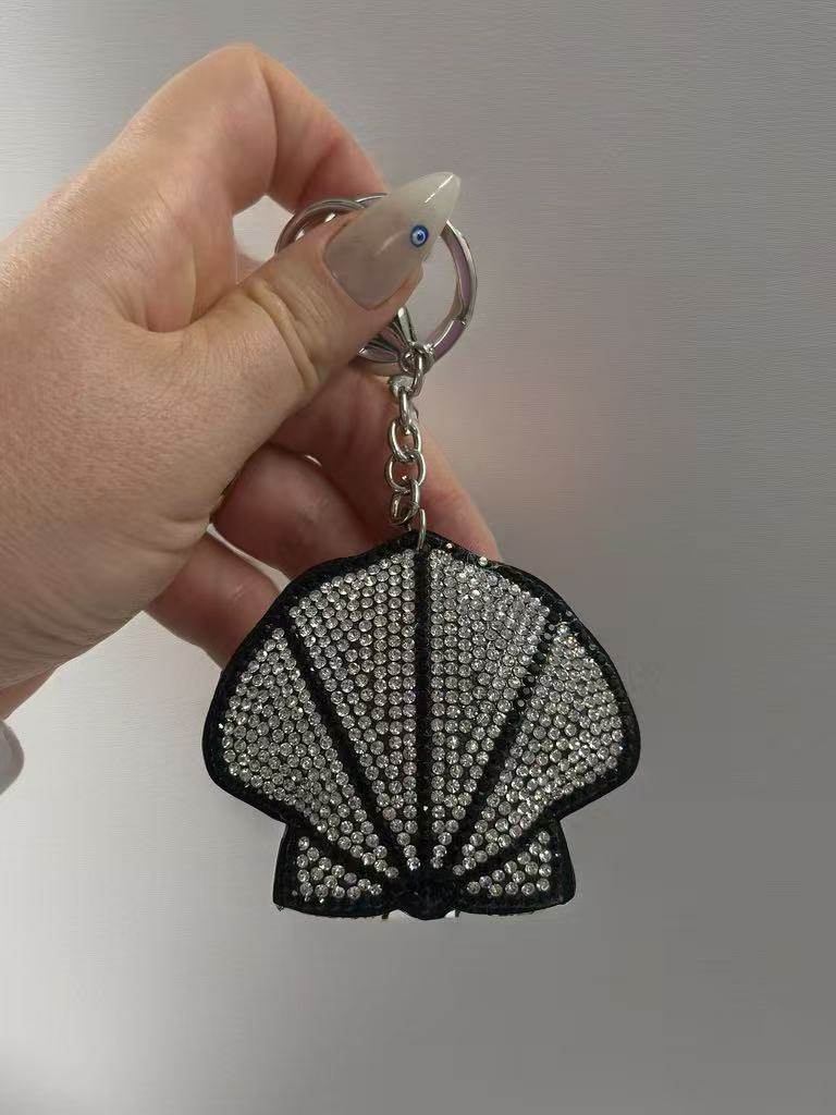 Sparkling Seashell Keychain – Rhinestone Crystal Bag Charm - MODA ACCESSORIES