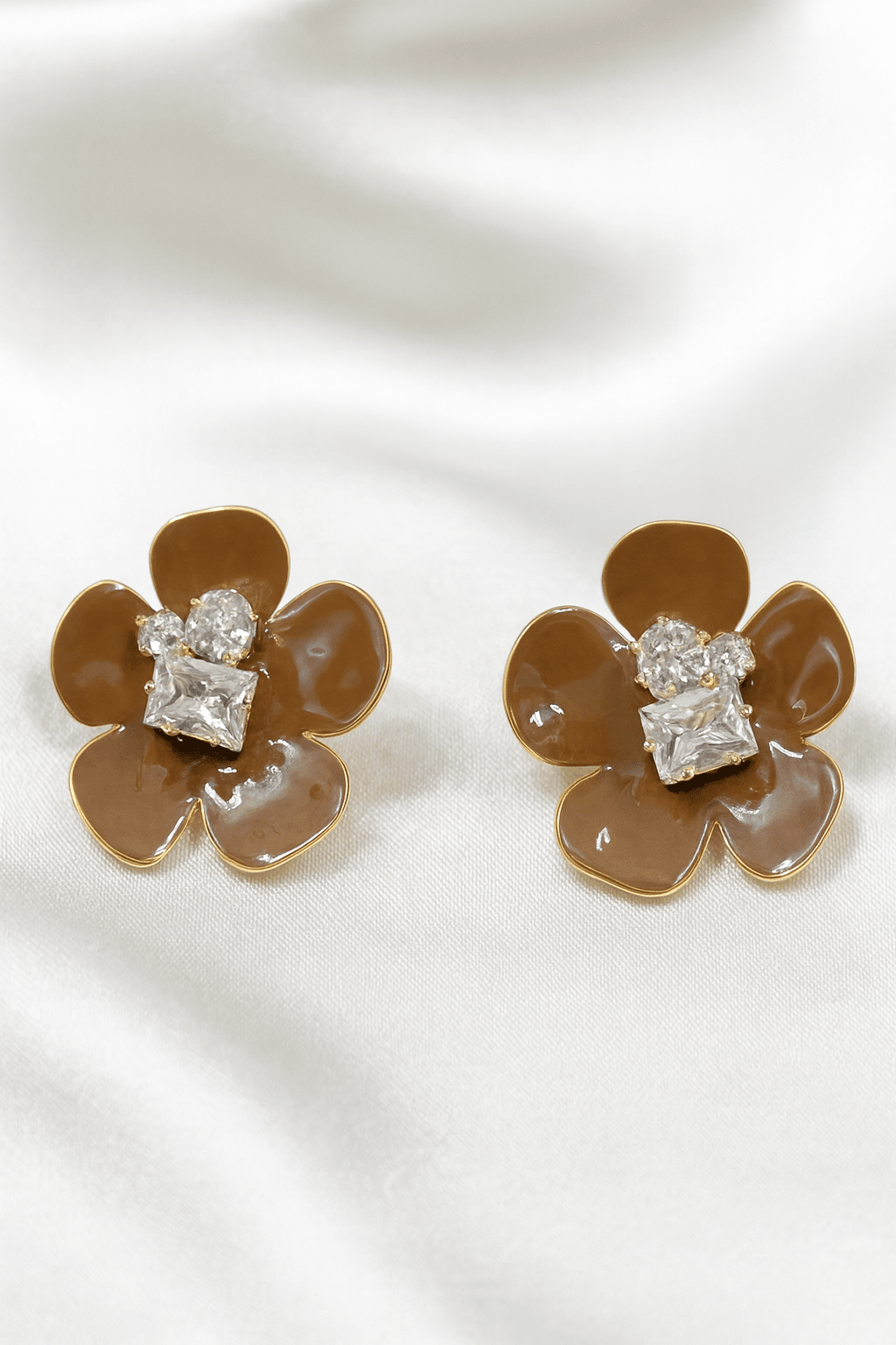Glossy Brown Floral Stud Earrings - MODA ACCESSORIES