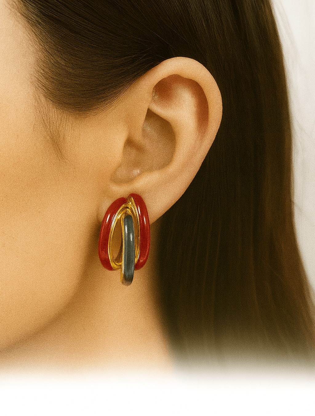 Triple-Tone Interlocking Hoop Earrings - MODA ACCESSORIES
