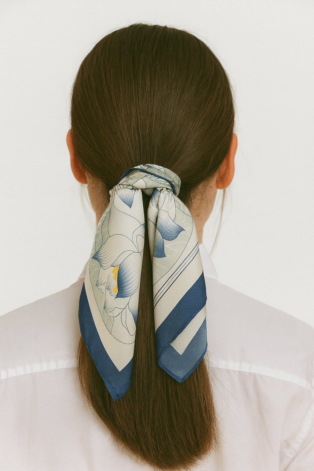 Elegant Blue and White Lotus Floral Scarf - MODA ACCESSORIES