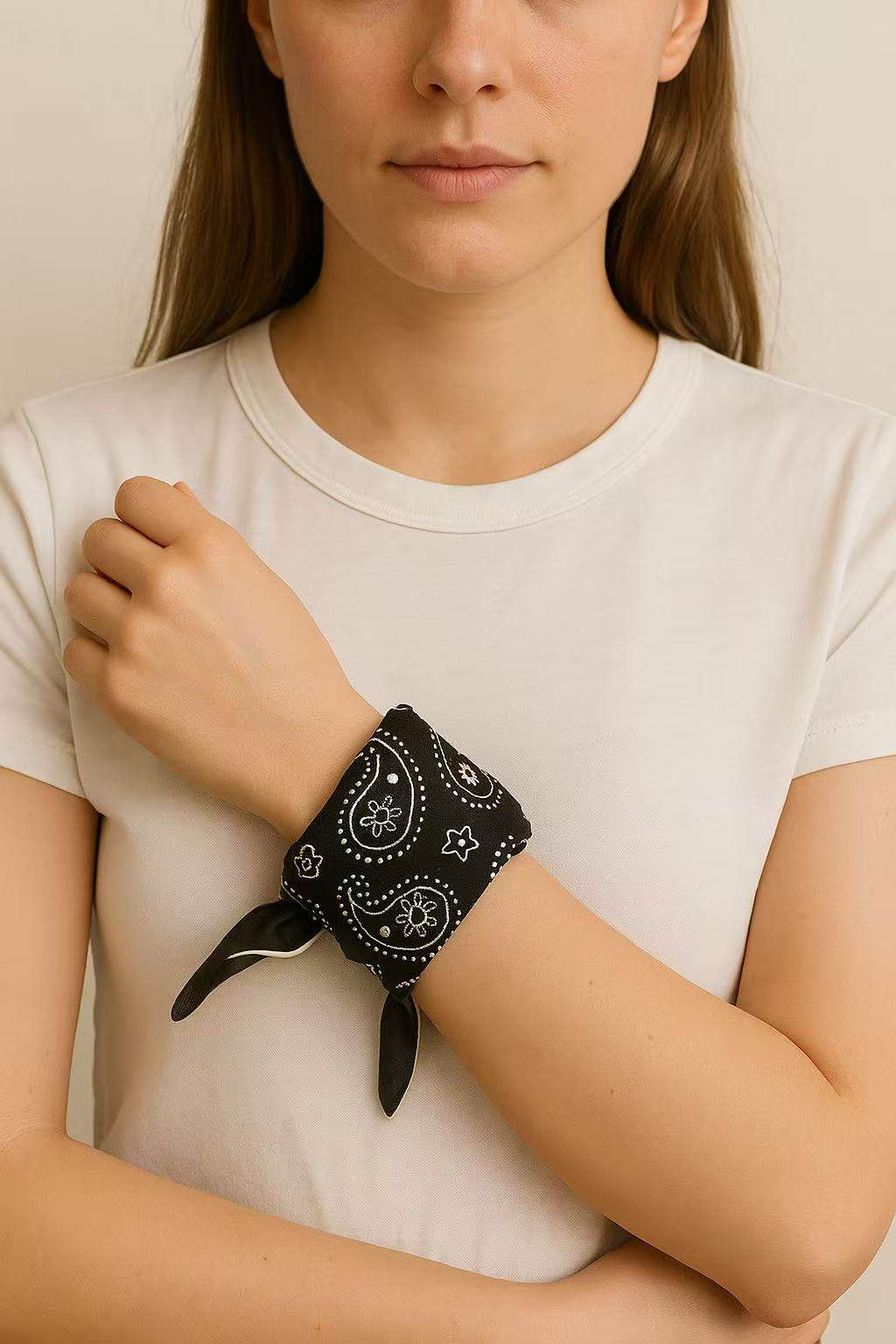 Classic Black and White Paisley Bandana Scarf - MODA ACCESSORIES