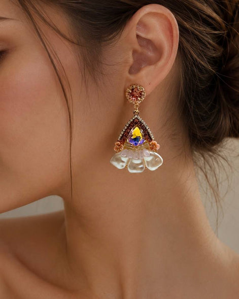 Pembe Kristal Taşlı İnci Detaylı Sallantılı Küpe