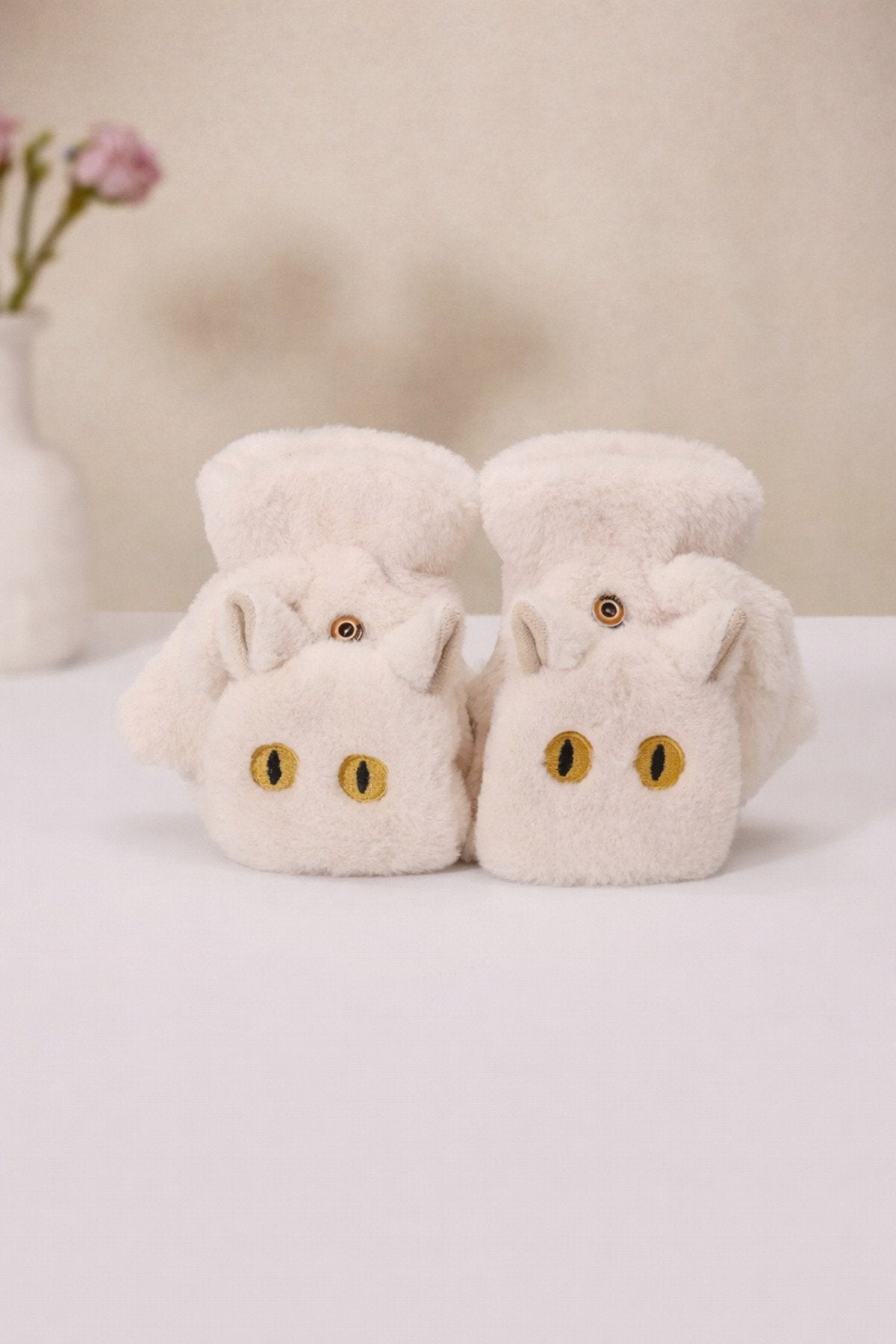 Peluş Kedi Figürlü Parmaksız Eldiven – Yumuşak, Sıcak Tutucu, Sevimli Tasarım
