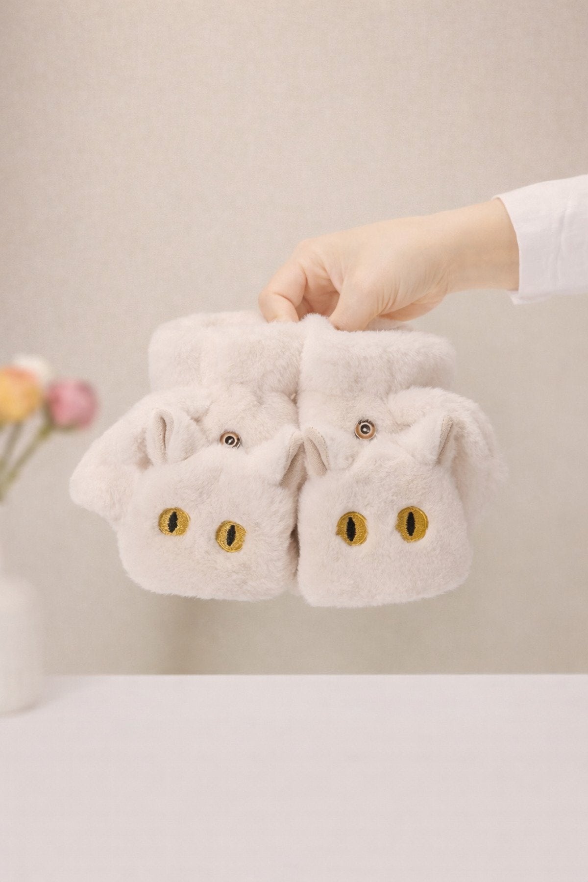 Peluş Kedi Figürlü Parmaksız Eldiven – Yumuşak, Sıcak Tutucu, Sevimli Tasarım